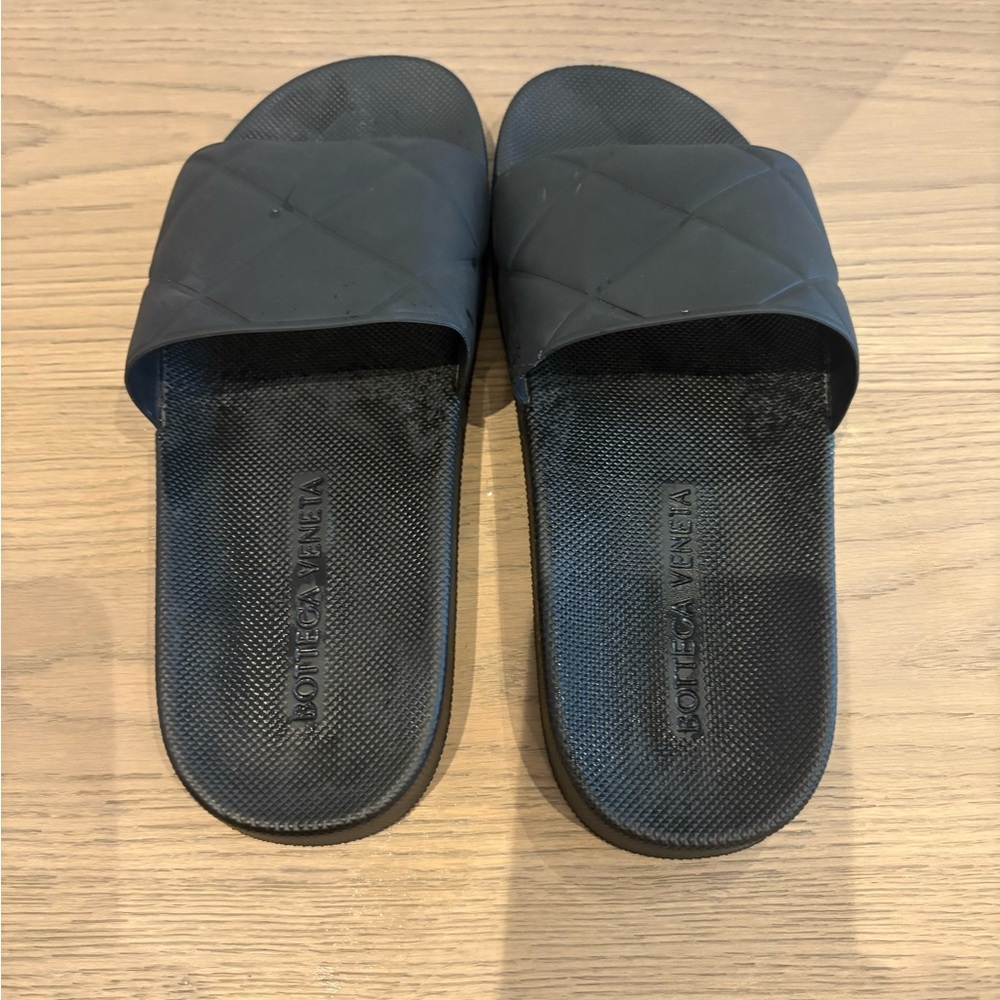 Bottega Veneta Black Quilted Sandals - Picture 5 of 11